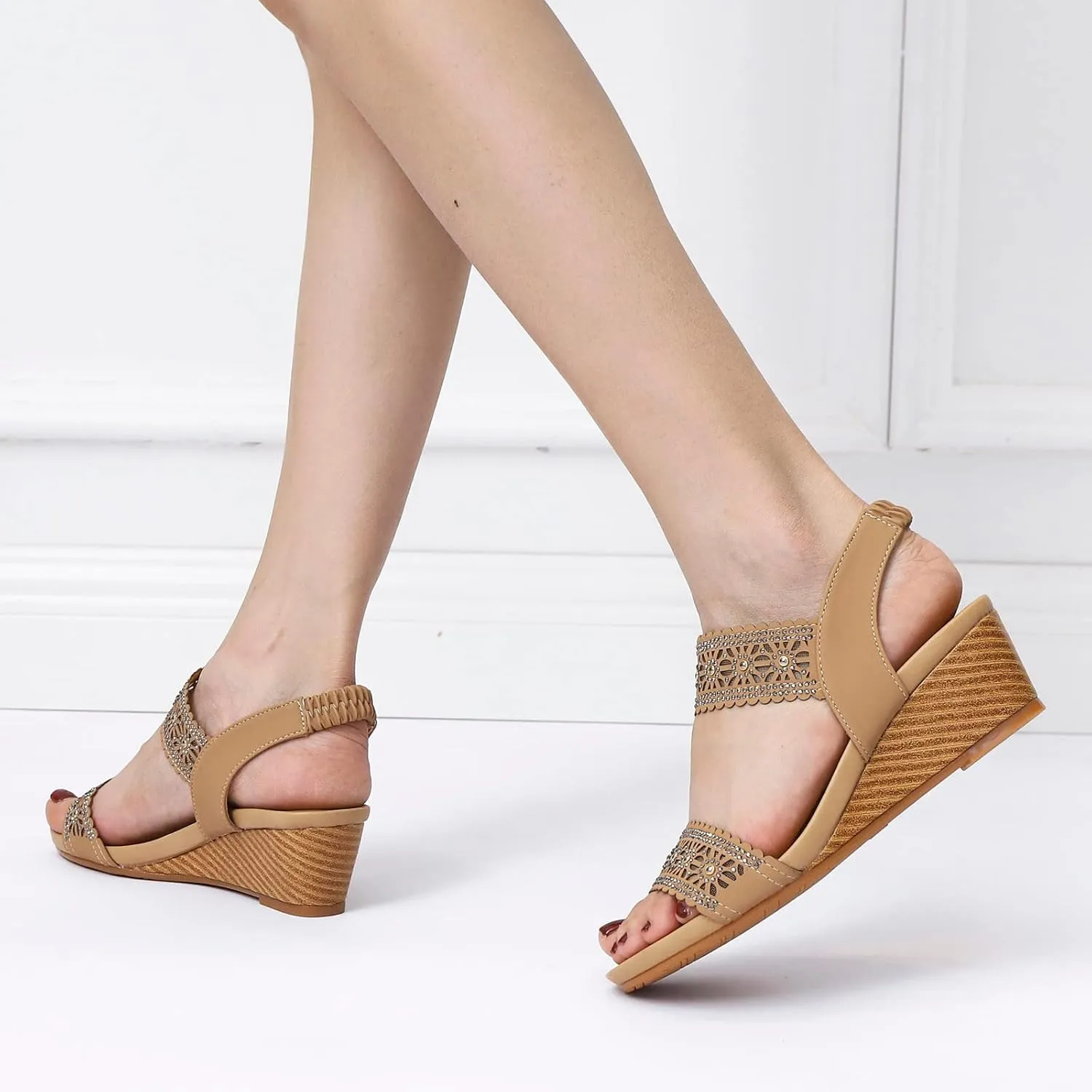 Wedge Sandals for Women Comfortable with Straps Flatform Design Lightweight Summer Sandals Arch Support 2025 Spring and Summer Vacation