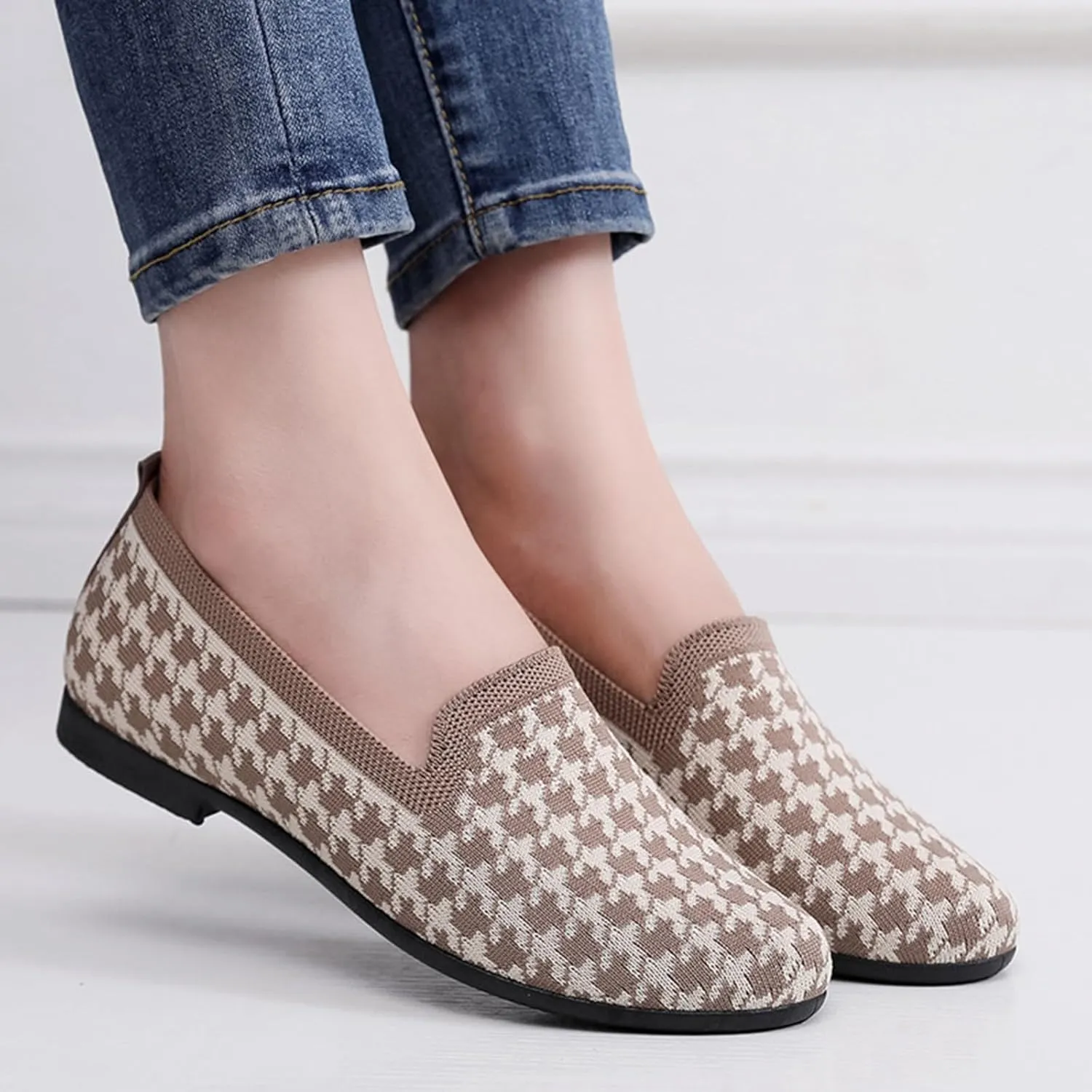 Women's L𝐨w Heel Casual Shoes Wide Width Walking Shoes Comfortable Anti Slip Breathable Soft Sole Lightweight Canvas Sneaker